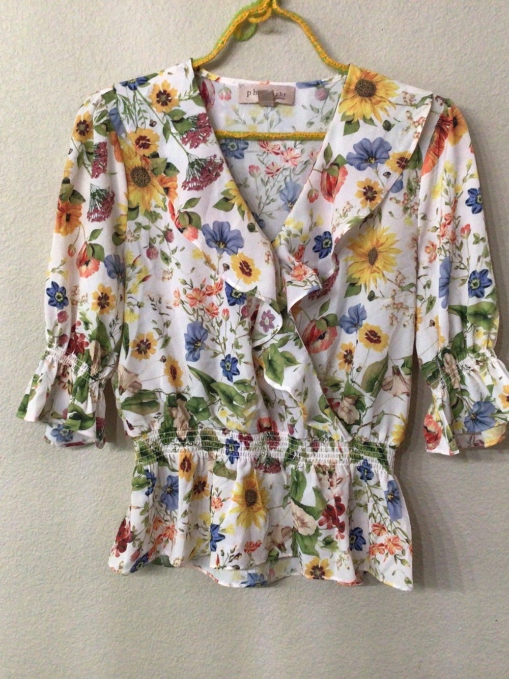 Philosophy, floral blouse with elastic waist and cuffs. Size XS/TP. Great shape